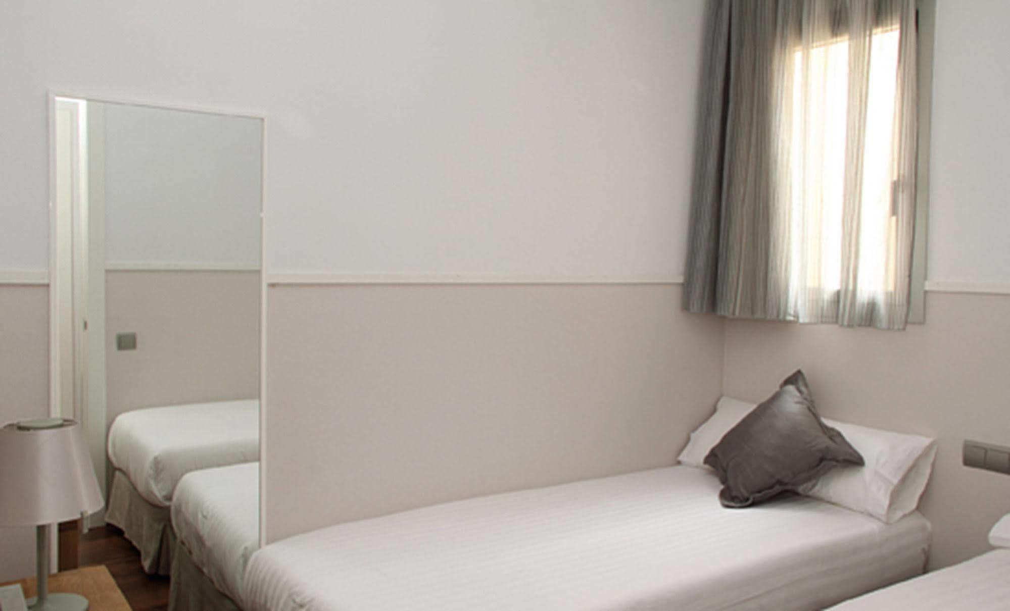 Mh Apartments Center Барселона Номер фото